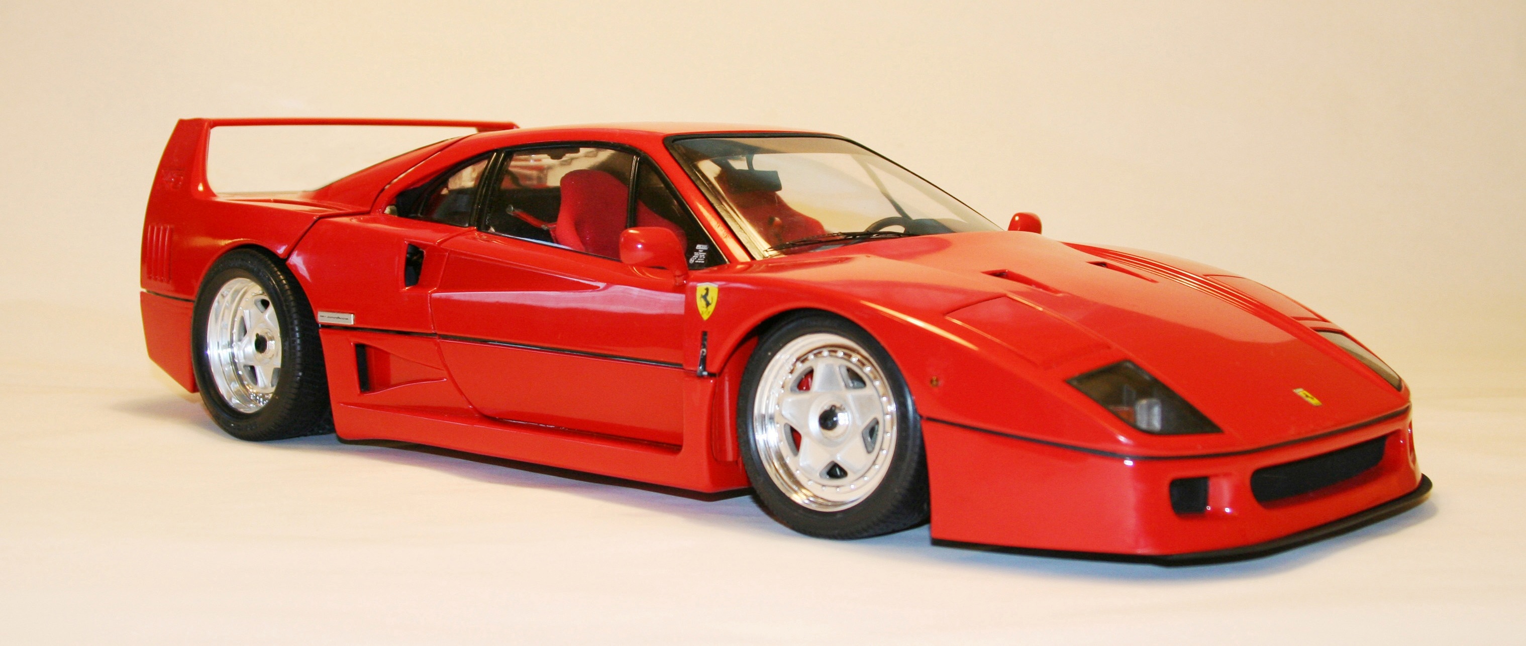 Autograph POCHER Ferrari F40用トランスキット OZアルミホイール＋スリックタイヤ付き（オートグラフ社製ポケールF40用） Pocher Ferrari F40 - KIT - RED - Scuderiamodelli by Robert